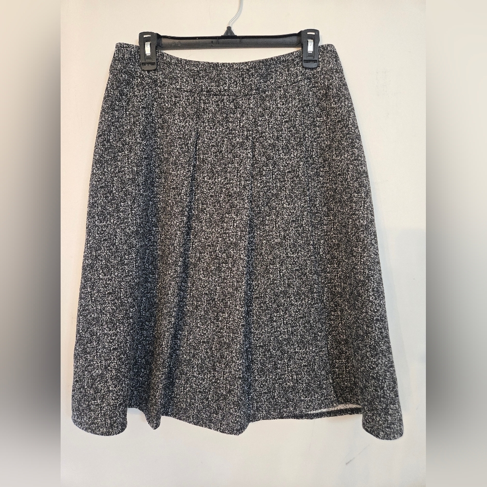 The Limited Black and White Tweed Pleated Skirt.  PRISTINE CONDITION.